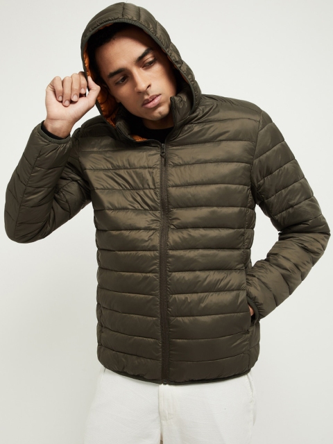 

max Men Green Solid Puffer Jacket