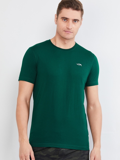 

max Men Green Solid Round Neck T-shirt