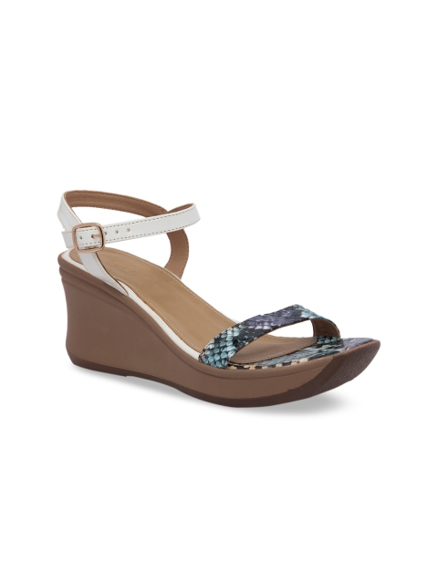 

Inc 5 Women White & Blue Textured Sandals