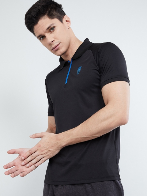 

max Men Black Solid Polo Collar T-shirt