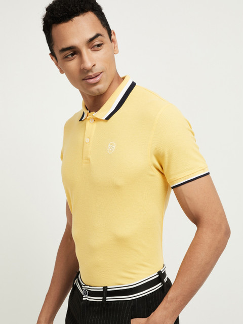 

max Men Yellow Solid Slim Fit Polo Collar T-shirt
