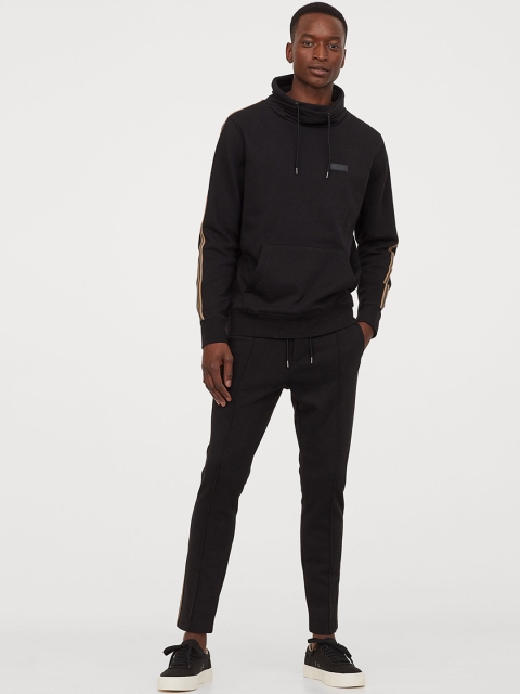 

H&MS Men Black Solid Side Striped Sweatpants