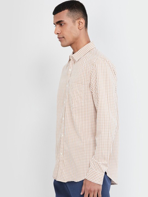 

max Men Off-White & Beige Regular Fit Checked Casual Shirt