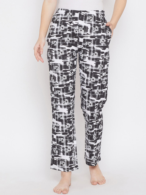 

Clovia Women Black & White Printed Lounge Pants