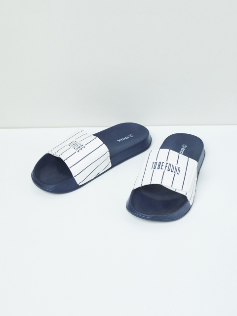 

max Men White & Navy Blue Printed Sliders