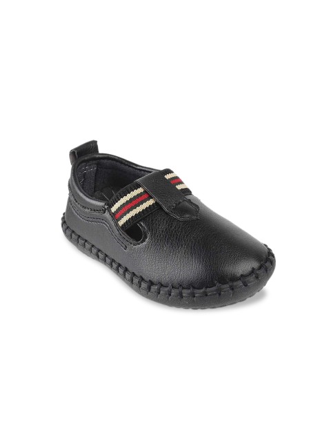 

Kittens Boys Black Slip-On Sneakers