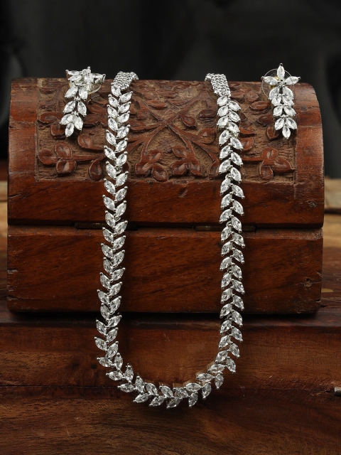 

ANIKAS CREATION Silver-Plated White American Diamond-Studded Jadau Jewellery Set