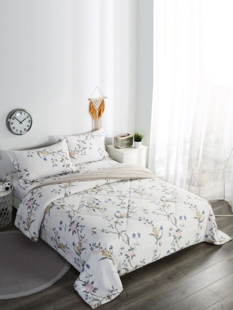 

URBAN DREAM White & Blue Floral Printed AC Comforter with Double Queen Bedsheet and 2 Pillow Covers