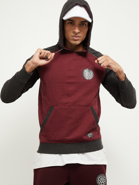 

max Men Maroon Solid Hooded Sweatshirt