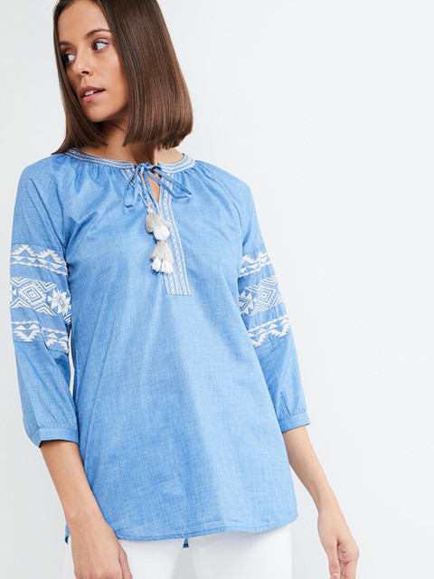 

max Women's Blue & White Embroidered Tunic
