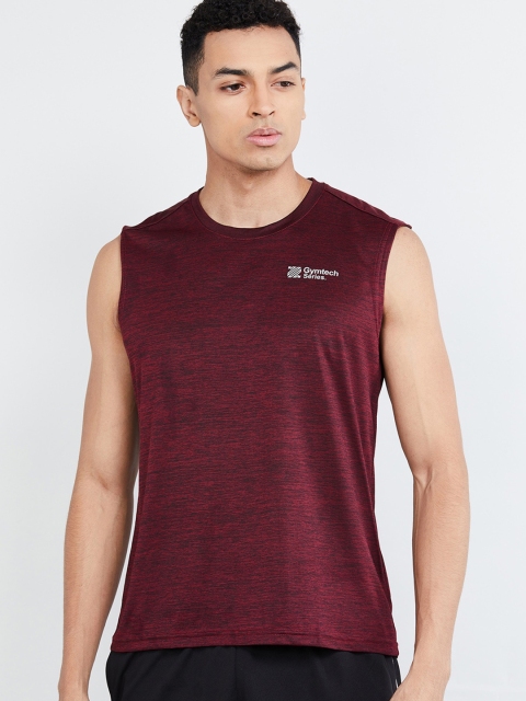 

max Men Burgundy Solid Round Neck T-shirt