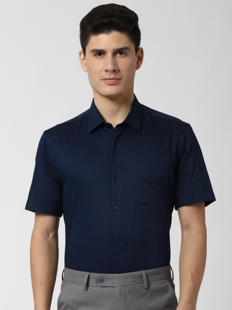 

Peter England Men Navy Blue Regular Fit Solid Formal Shirt