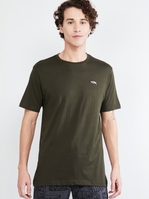 

max Men Green Solid Round Neck T-shirt