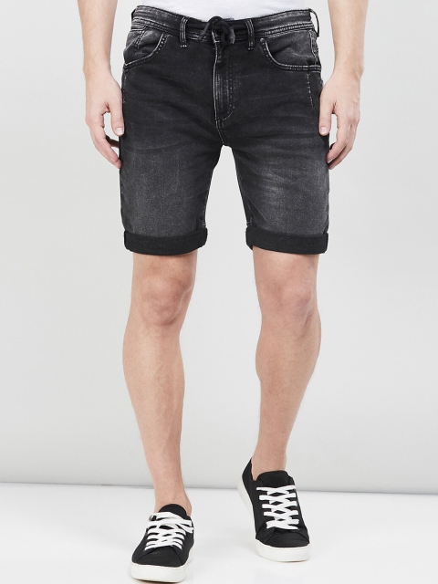 

max Men Black Solid Regular Fit Denim Shorts