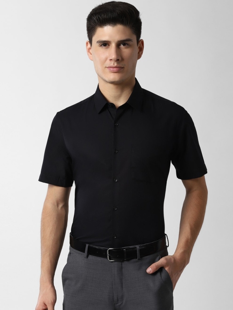 

Peter England Men Black Regular Fit Solid Formal Shirt