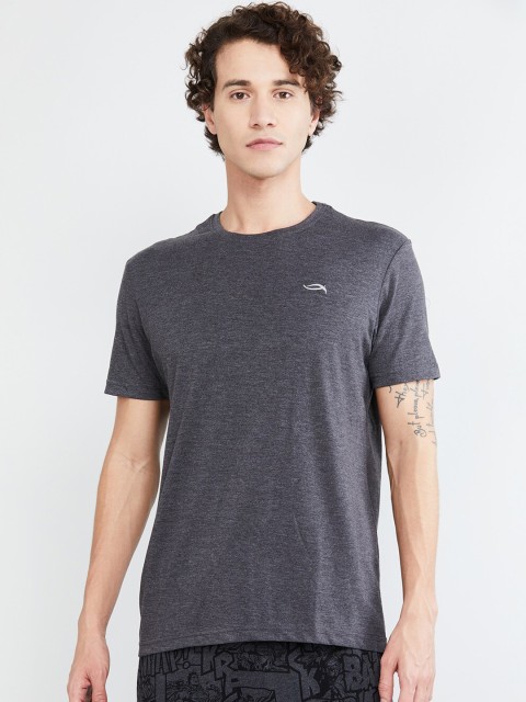 

max Men Grey Solid Round Neck T-shirt