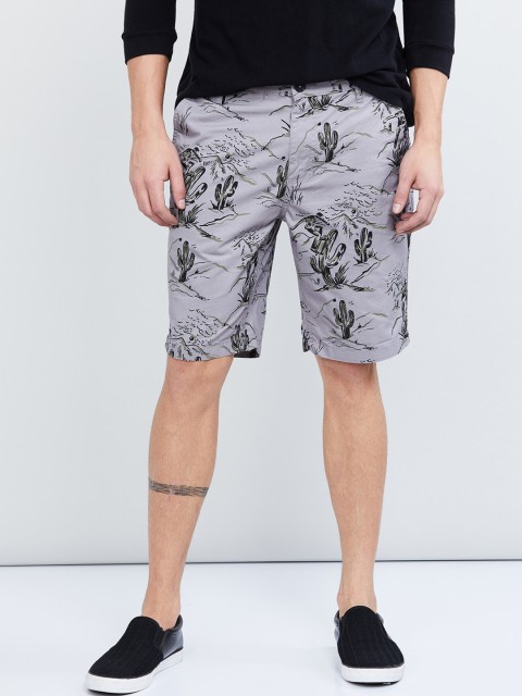

max Men Green Printed Regular Fit Regular Shorts