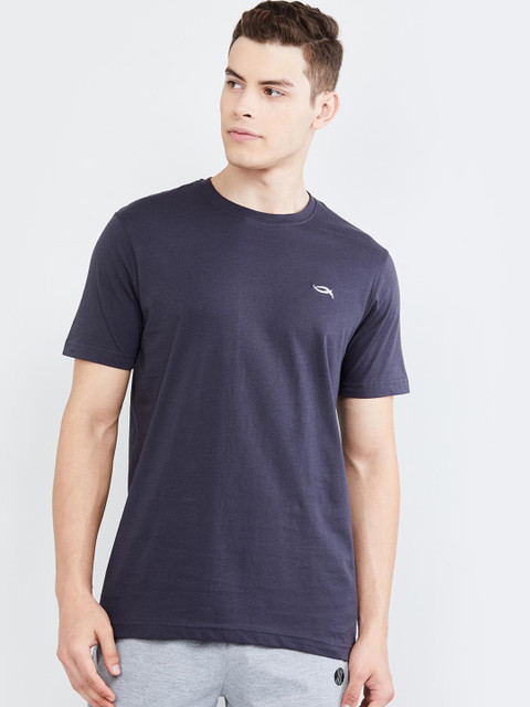 

max Men Grey Solid Round Neck T-shirt