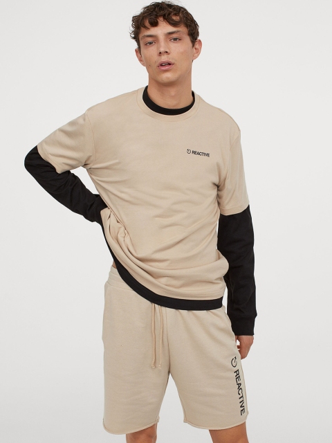 

H&M Men Beige Patterned Sweatshirt Shorts