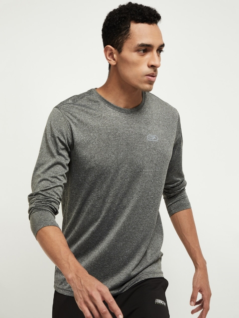 

max Men Grey T-shirt