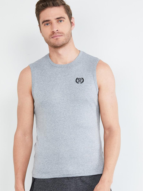 

max Men Grey Melange Solid High Neck T-shirt