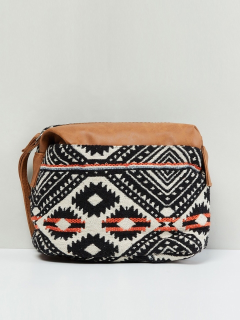 

max Women Black & White Printed Travel Pouch