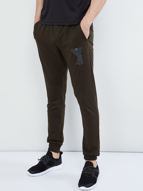 

max Men Olive Green Solid Straight Fit Joggers