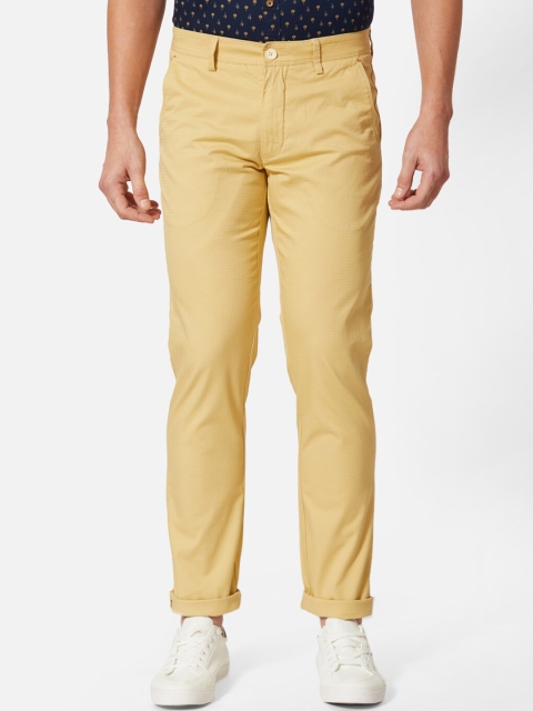

J Hampstead Men Beige Regular Fit Checked Regular Trousers