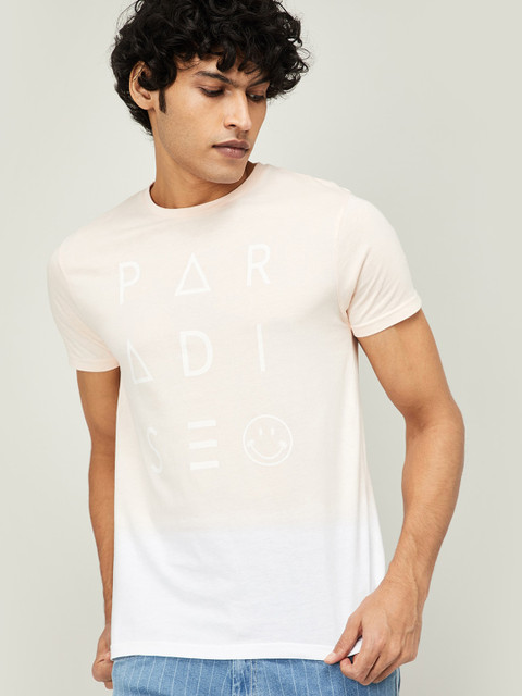 

Smiley World Men White Printed Round Neck T-shirt