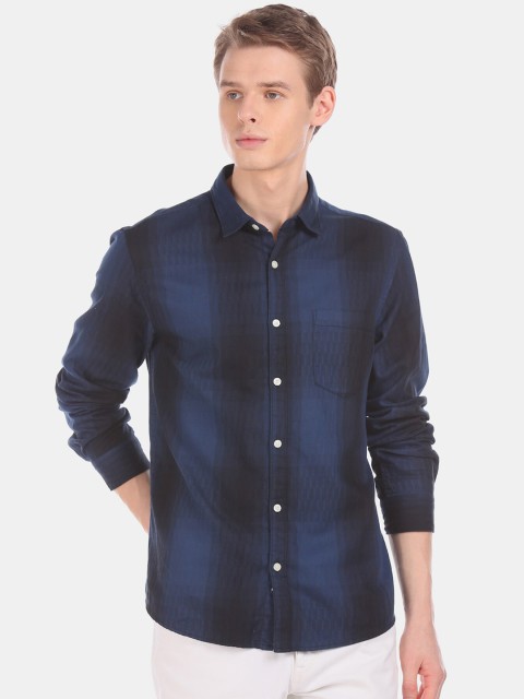 

Ruggers Men Navy Blue & Black Regular Fit Checked Casual Shirt