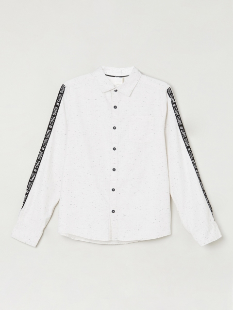 

max Boys Off-White Regular Fit Printed Cotton Casual Shirt