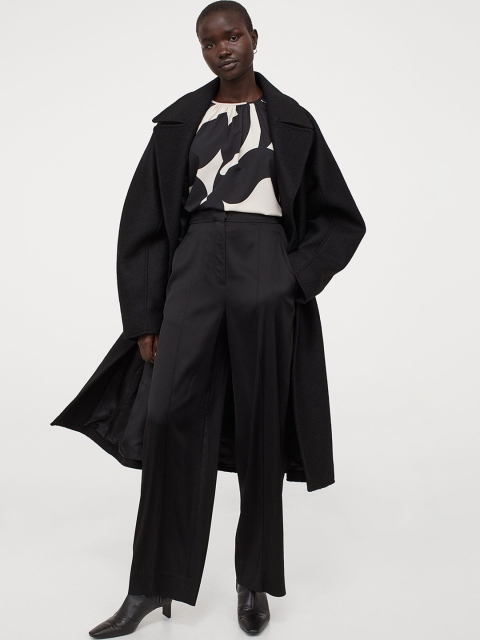 

H&M Women Black & White Printed Cerpe Blouse