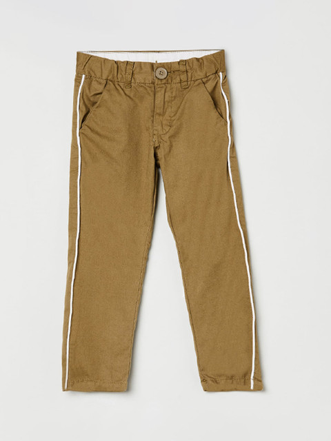 

max Boys Khaki Regular Fit Solid Regular Trousers