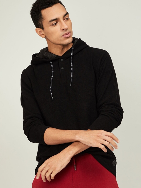 

Bossini Men Black Solid Hood T-shirt