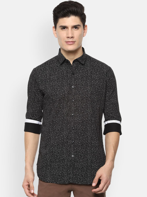 

V Dot Men Black & White Slim Fit Printed Casual Shirt