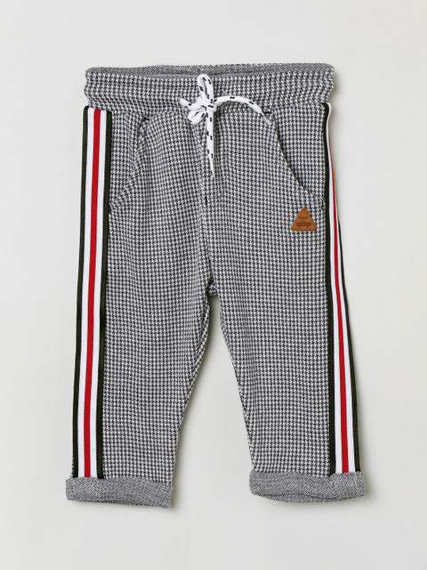 

max Boys Grey Regular Fit Striped Trousers