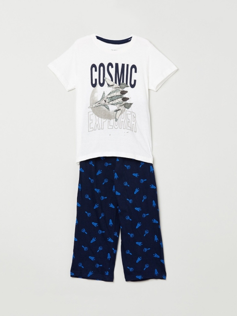 

max Boys White & Navy Blue Printed Night Suits
