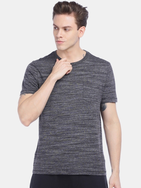 

GAP Men Charcoal Grey Self Design Round Neck T-shirt