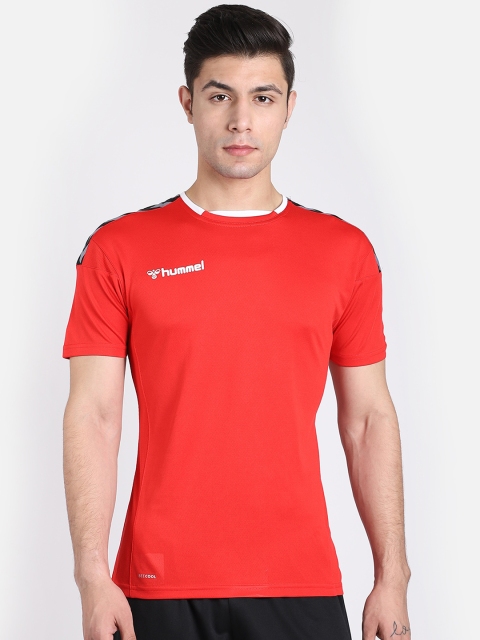 

hummel Men Red Solid Round Neck T-shirt