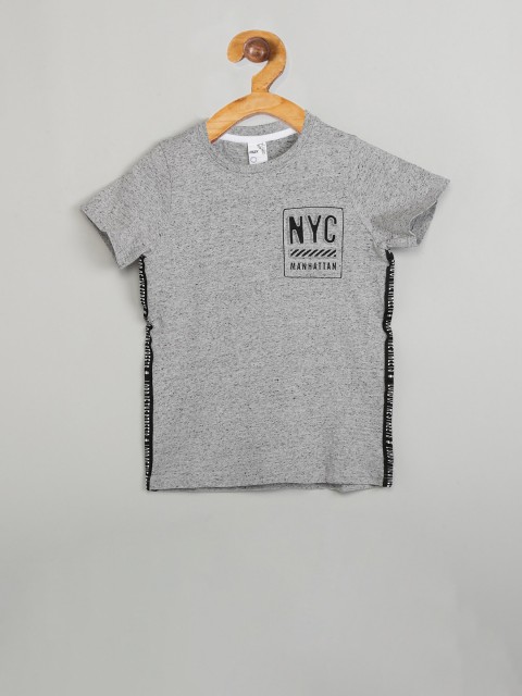 

max Boys Grey Solid Round Neck T-shirt