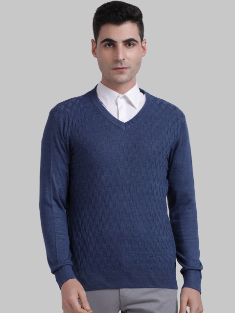 

Parx Men Blue Solid Pullover Sweater