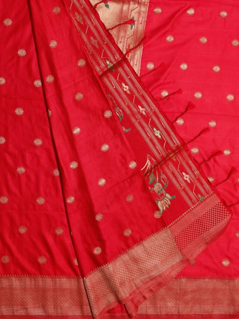 

Bangalore Silk Emporium Red Solid Saree