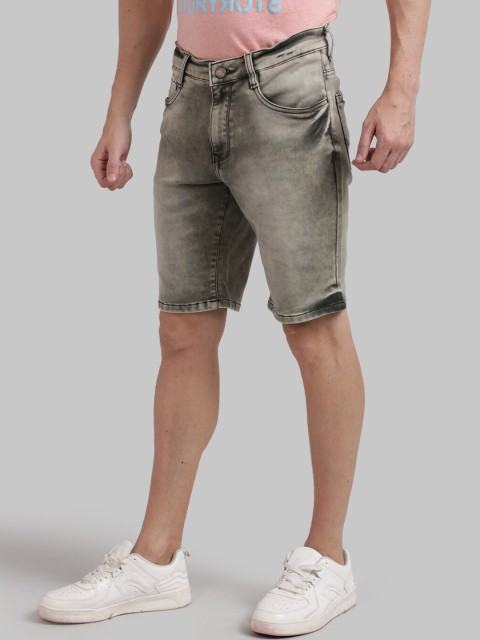 

Parx Men Green Solid Regular Fit Regular Shorts
