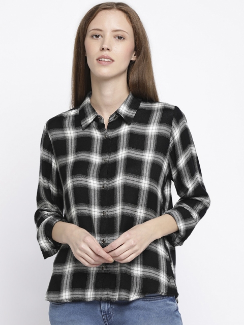 

Pepe Jeans Women Black Regular Fit Checked Casual Shirt