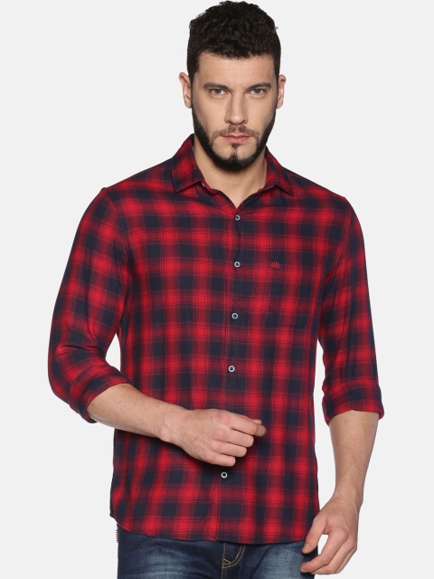 

Chennis Men Red Slim Fit Checked Casual Shirt