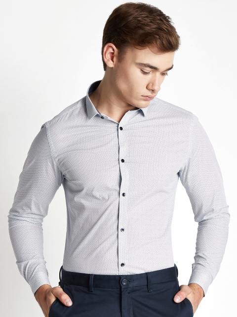 

RICHARD PARKER by Pantaloons Men Off-White & Blue Regular Fit Printed Formal Shirt