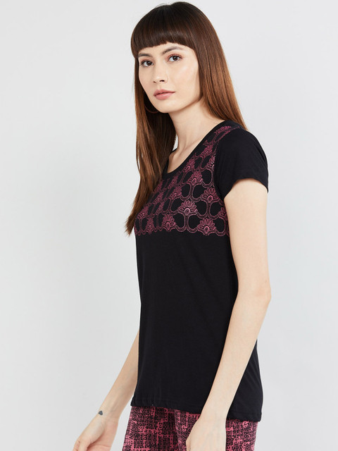 

max Women Black Printed Round Neck T-shirt