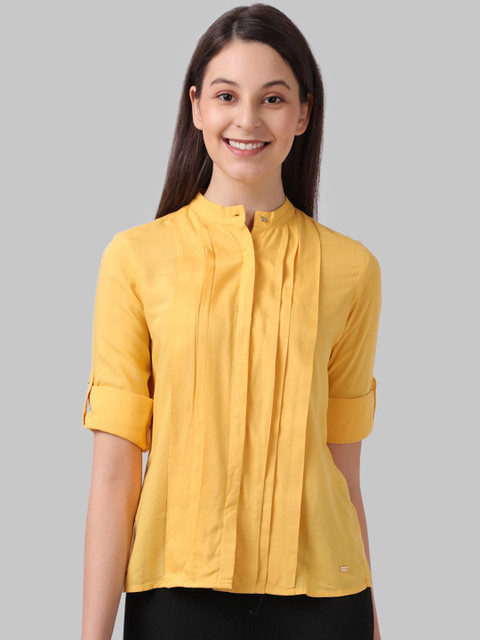

Park Avenue Woman Yellow Solid Top