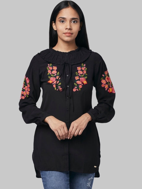 

Park Avenue Woman Women Black Embroidered Top