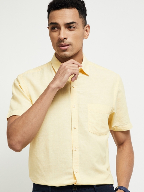 

max Men Yellow Slim Fit Solid Casual Shirt